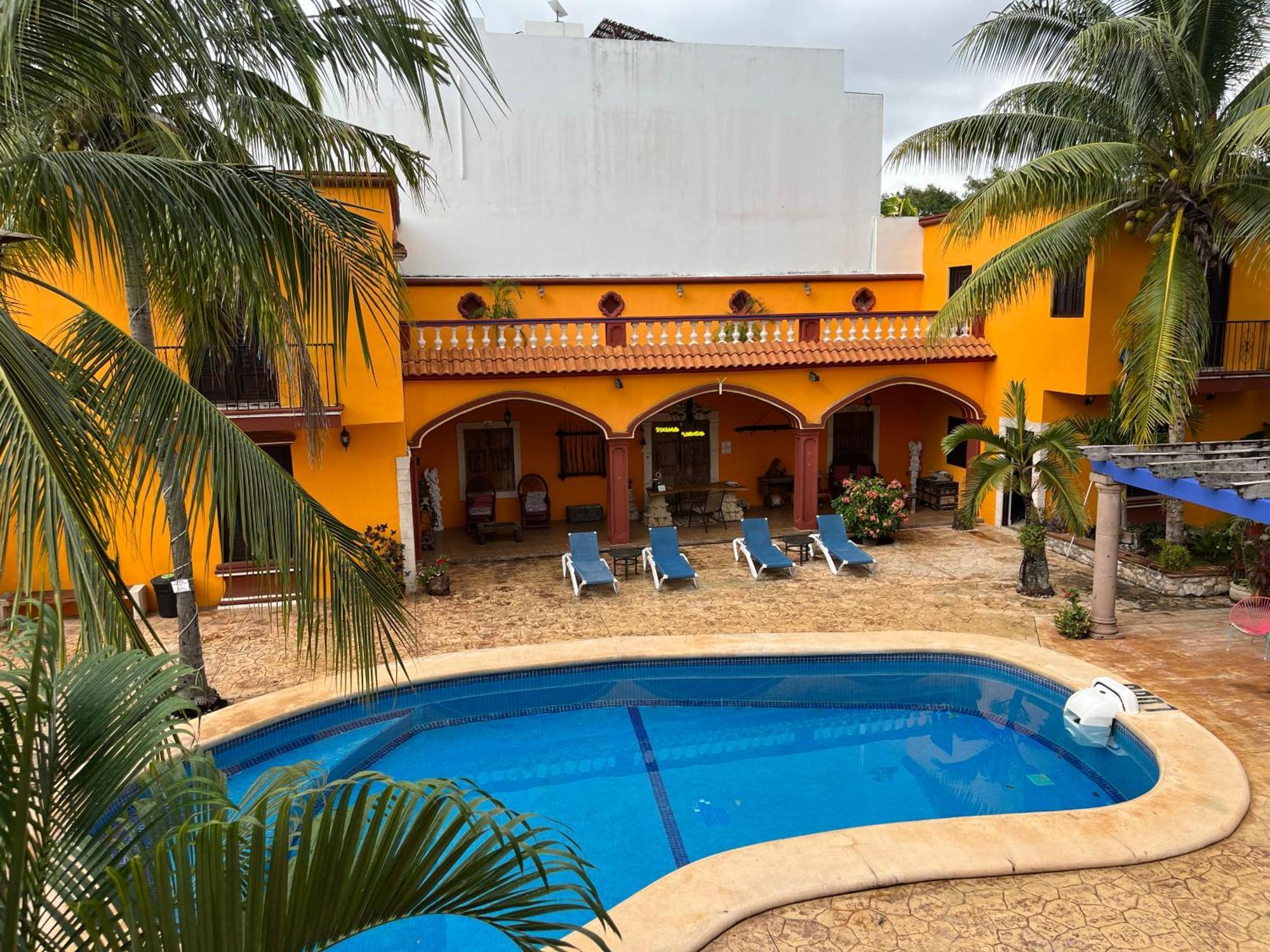 Отель Hacienda Valentina Плая-дель-Кармен Экстерьер фото